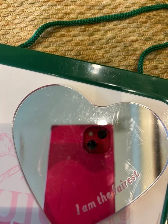 Juicy Couture Vintage Magnetic Message Whiteboard with Cute Magnets for Locker - Picture 8 of 8